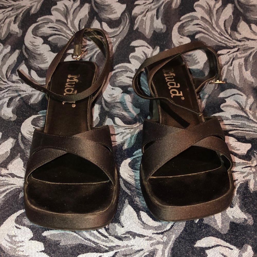 Vintage kitty wide heel
